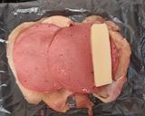 Foto langkah ke 2 dari resep Chicken Cordon Bleu.