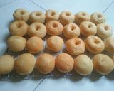 Foto langkah ke 7 dari resep Donat Tanpa Telur.