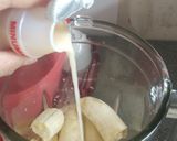 Foto langkah ke 2 dari resep Banana Nutella Smoothie.