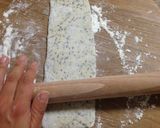 A picture of step 10 of Sesame bagels with rice flour.