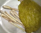 Gambar langkah 3 resipi Ayam Masak Lemak Cili Padi + Nenas.