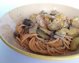 Foto del passaggio 4 della ricetta Pasta con melanzane e pomodorini