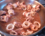 Foto del paso 2 de la receta: Garbanzos con calamares de playa