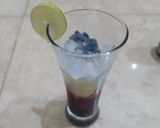 Foto langkah ke 4 dari resep Es Soda Anggur Jeruk Nipis.