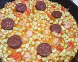 Foto del paso 3 de la receta: Habas con butifarras