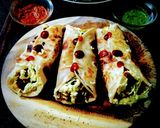 આલુ ચીઝ ફ્રેન્કી(Aloo Cheese Frankie Recipe In Gujarati) રેસીપી સ્ટેપ8ફોટો