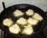 Foto del paso 3 de la receta: Buñuelos de cebolla y morrón