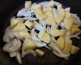 Kelkáposztás krumpli köret recept fázis 1 fotója