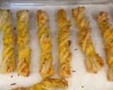 Foto langkah ke 6 dari resep Cheese Stik Puff.