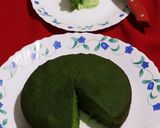 A picture of step 4 of Palak Suji Cake.
