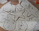 A picture of step 5 of Mathri.