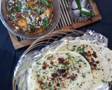 A picture of step 21 of Butter naan with kadhai paneer.