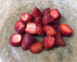 Foto del paso 1 de la receta: Budín con jalea de frutillas 🍓🍓