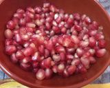 A picture of step 1 of Pomegranate & Grapes juice 🍒🍇.