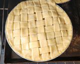 A picture of step 9 of Apple Pie.