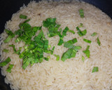 Foto del paso 4 de la receta: Arroz desglazado con cilantro cimarrón y ajo