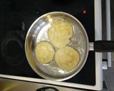 A picture of step 2 of Pancakes.