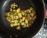 चटपटी आलू (chatpati aloo recipe in Hindi) रेसिपी चरण 2 फोटो