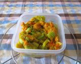 Foto del passaggio 4 della ricetta Gnocchi neri con fiori di zucca cotto noci e stracchino