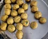 A picture of step 2 of Methi Thepla.