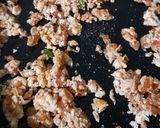 A picture of step 4 of Egg Qeema Burger.