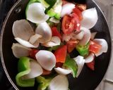 A picture of step 5 of Capsicum Onion Cheese Pizza.