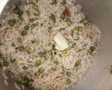 A picture of step 2 of Matar pulao.