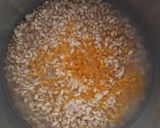 A picture of step 3 of Spicy Khichdo of seven grains.