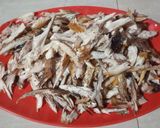 Foto langkah ke 1 dari resep Suwir pindang salem kecap.