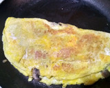 Foto del paso 2 de la receta: Omelette relleno de champiñones y acelga!