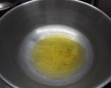 A picture of step 1 of Wheat flour Halwa (sheera).