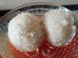 कोकोनट लड्डू (Coconut Laddu recipe in Hindi)