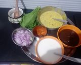 A picture of step 1 of Pan fried palak pakoda chaat.