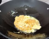 Foto langkah ke 4 dari resep Dadar Telur dan Tahu.