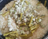 Foto del paso 6 de la receta: Risotto de habas y espárragos