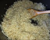 Foto del paso 2 de la receta: Arroz con tallitos de hojas de betarraga