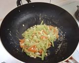 超市料理-鹹蛋炒芹菜的食譜步驟3照片