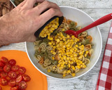 Foto del paso 6 de la receta: Ensalada de pasta con salsa de mostaza y miel casera
