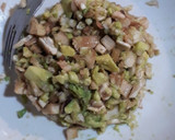 Foto del paso 1 de la receta: Tartaletas de surimi con aguacate y champiñones