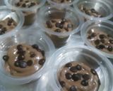 Foto langkah ke 5 dari resep Brownies kukus cup.