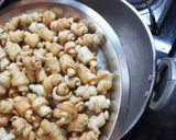 A picture of step 6 of Croissants Mathri.