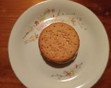 Foto del passaggio 3 della ricetta Gelati biscotto con granella di pistacchio