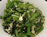 Foto langkah ke 3 dari resep Oseng Daun Seledri.
