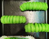 Foto langkah ke 6 dari resep Roti Kentang Pandan Isi Selai Nanas.