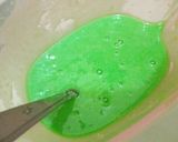 Foto langkah ke 3 dari resep Kue Cubit Hijau Daun.