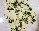 A picture of step 4 of Green onion pancakes.