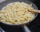 Foto del paso 6 de la receta: 💜 Pasta con queso crema y salchichas frescas s/lactosa