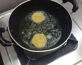 A picture of step 3 of Pappada Vada.