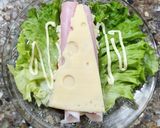 Foto del paso 3 de la receta: 🥬 Wrap de lechuga 🍅🥬🧀 sin harinas 🍅🥬🧀 fácil y rápido 🥬