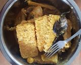 Foto langkah ke 7 dari resep Ayam dan tempe goreng kuning, extra lengkuas.